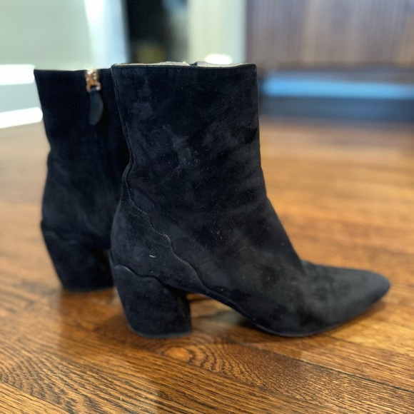 Chloé Black Suede Leather Luxury Heeled Boots with Scalloped Heel Size 37 - Picture 1 of 10